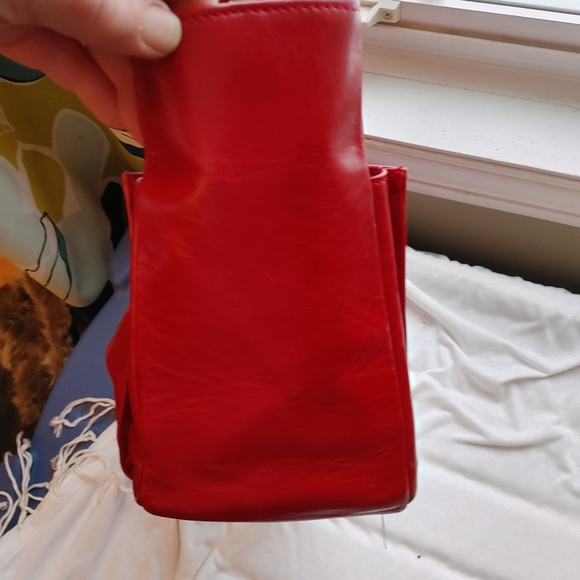 Like New La Diva Italian Leather - Picture 6 of 7